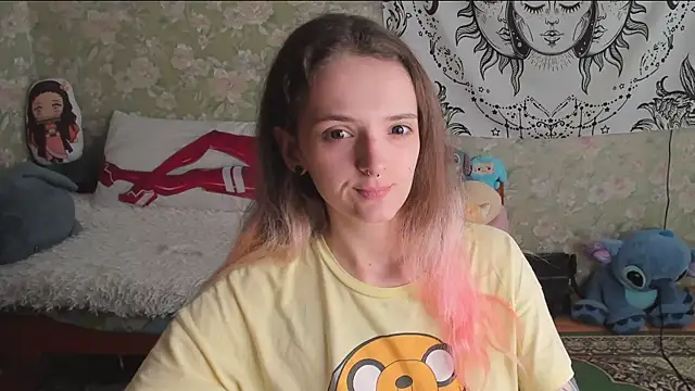 Cutie Adelia online show from July 13, 2026, 9:01 am