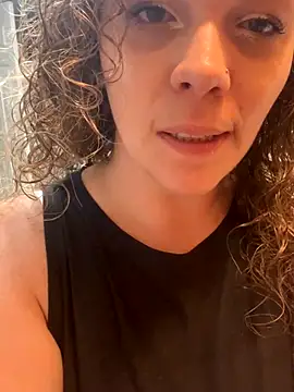 AuroraSummers online show from September 22, 2025, 11:40 pm