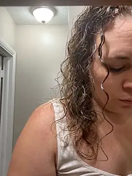 AuroraSummers online show from September 25, 2025, 2:21 pm