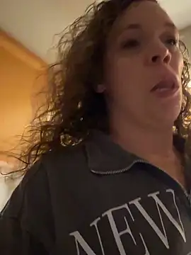 AuroraSummers online show from October 24, 2025, 12:30 am