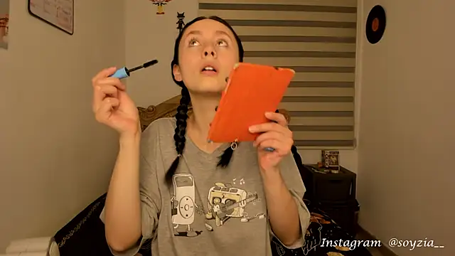 Snapshot of bellaa-w chatting on December 3, 2024, 4:03 am bellaa-w online show from December 3, 2024, 4:03 am