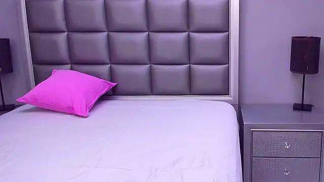 Snapshot of HellennSweet chatting on February 14, 2025, 5:19 am HellennSweet online show from February 14, 2025, 5:19 am