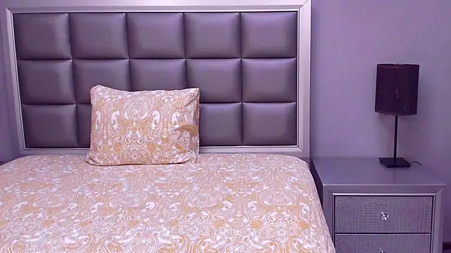 Snapshot of HellennSweet chatting on February 24, 2025, 4:49 am HellennSweet online show from February 24, 2025, 4:49 am