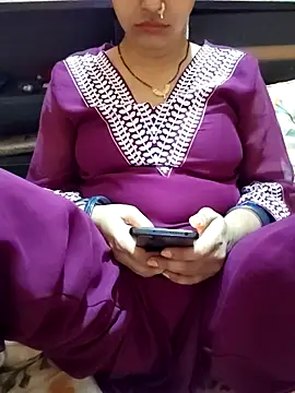 Snapshot of Diya_143 chatting on June 8, 2026, 6:47 am Diya 143 online show from June 8, 2026, 6:47 am