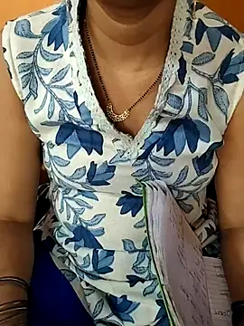 Snapshot of Diya_143 chatting on June 10, 2026, 5:07 am Diya 143 online show from June 10, 2026, 5:07 am