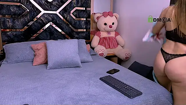 Tania white89 online show from July 29, 2026, 3:32 pm