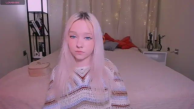 Snapshot of IrmaBell chatting on December 13, 2024, 8:15 pm IrmaBell online show from December 13, 2024, 8:15 pm