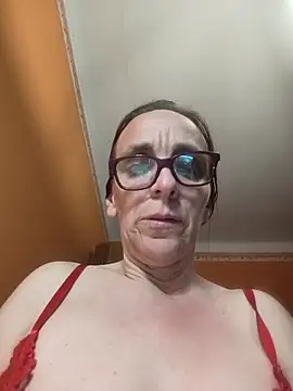 Dettybitch40 online show from April 29, 2026, 6:03 pm