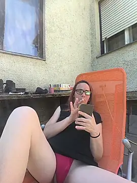 Dettybitch40 online show from May 3, 2026, 12:22 pm