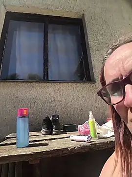 Dettybitch40 online show from May 4, 2026, 10:11 am