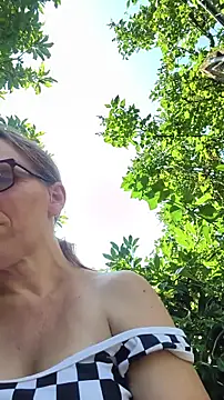 Dettybitch40 online show from June 30, 2026, 1:01 pm