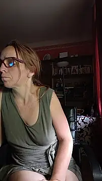 Dettybitch40 online show from July 8, 2026, 9:36 am