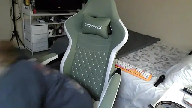 nativepumpkin95 online show from January 11, 2025, 1:37 am