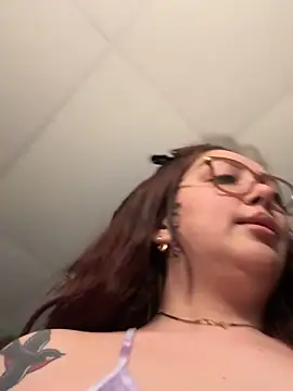 nativepumpkin95 online show from April 28, 2026, 5:23 am