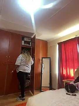 Snapshot of Michyboldy chatting on March 21, 2025, 8:39 am Michyboldy online show from March 21, 2025, 8:39 am