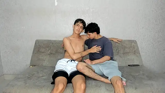 Snapshot of pelusos_mens chatting on July 21, 2026, 7:27 pm pelusos mens online show from July 21, 2026, 7:27 pm