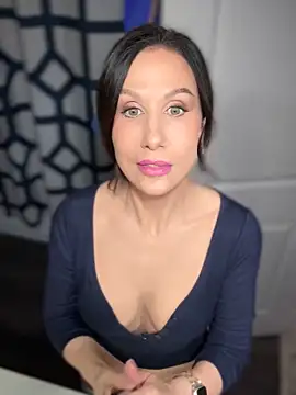 Fiona Kent  online show from January 8, 2025, 9:44 pm