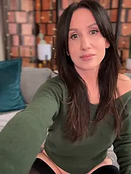 Fiona Kent  online show from January 18, 2026, 1:42 am