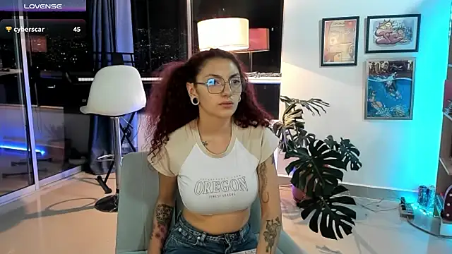 Snapshot of tastymeli chatting on December 14, 2024, 3:40 am tastymeli online show from December 14, 2024, 3:40 am