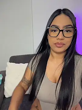Sara mocca  online show from April 23, 2026, 8:55 pm