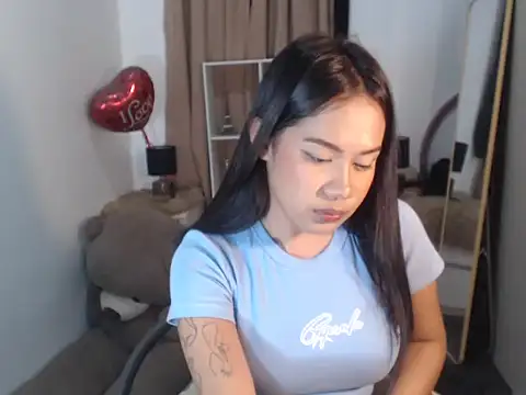 Snapshot of FrancineGarcia chatting on June 28, 2026, 11:38 am FrancineGarcia online show from June 28, 2026, 11:38 am