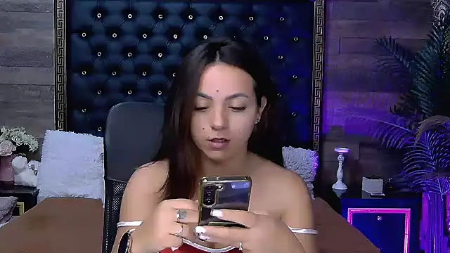 PlayfulElla online show from October 28, 2025, 12:19 pm