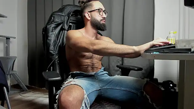 Snapshot of liamaesthetic chatting on January 30, 2025, 7:50 am liamaesthetic online show from January 30, 2025, 7:50 am