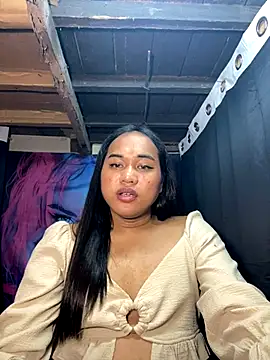 Snapshot of bettina_love chatting on November 14, 2025, 8:18 pm bettina love online show from November 14, 2025, 8:18 pm