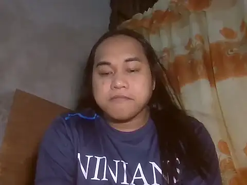 Snapshot of bettina_love chatting on July 8, 2026, 12:31 pm bettina love online show from July 8, 2026, 12:31 pm