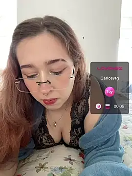 tsuki chan on online show from June 21, 2026, 4:42 pm