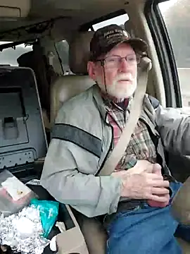 Snapshot of CDforU chatting on October 30, 2025, 3:24 pm CDforU online show from October 30, 2025, 3:24 pm