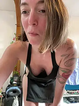 Daisy Michto Officiel online show from December 13, 2024, 2:05 pm