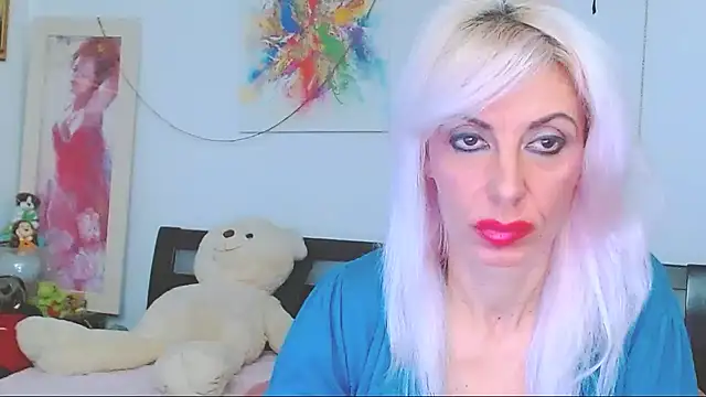 HoneyLara online show from December 17, 2025, 12:16 am