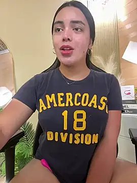 HotstuffCherrySummer online show from March 17, 2025, 5:34 am