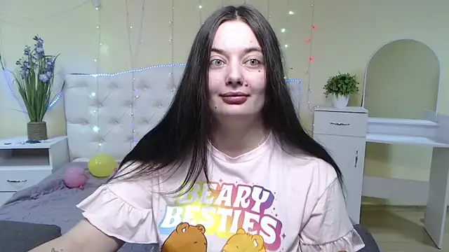 Snapshot of MilanaPrice chatting on January 25, 2025, 6:57 pm MilanaPrice online show from January 25, 2025, 6:57 pm