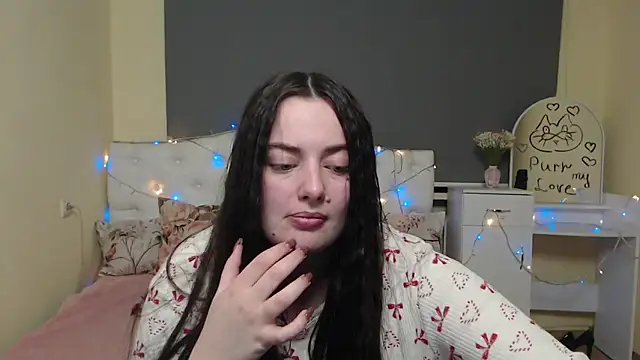 MilanaPrice online show from February 17, 2026, 7:53 pm