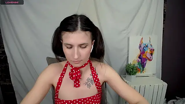 Snapshot of MaryEm976 chatting on March 12, 2025, 9:55 am MaryEm976 online show from March 12, 2025, 9:55 am