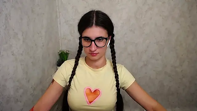 Snapshot of MaryEm976 chatting on June 24, 2026, 12:04 pm MaryEm976 online show from June 24, 2026, 12:04 pm