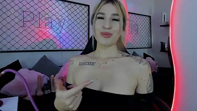 Snapshot of Atenea_Klett_ chatting on February 3, 2025, 1:30 pm Atenea Klett online show from February 3, 2025, 1:30 pm