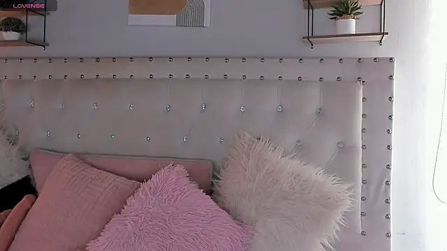 Snapshot of Atenea_Klett_ chatting on September 26, 2025, 1:59 pm Atenea Klett online show from September 26, 2025, 1:59 pm