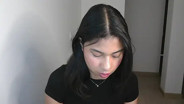 Snapshot of dark_enchantress_ chatting on December 16, 2024, 12:15 am dark enchantress online show from December 16, 2024, 12:15 am