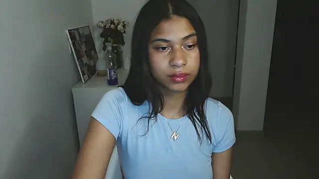 Snapshot of dark_enchantress_ chatting on January 12, 2025, 4:31 am dark enchantress online show from January 12, 2025, 4:31 am