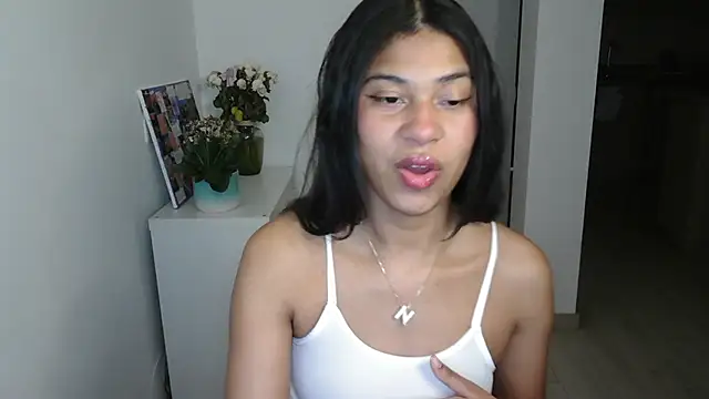 Snapshot of dark_enchantress_ chatting on January 12, 2025, 11:58 pm dark enchantress online show from January 12, 2025, 11:58 pm