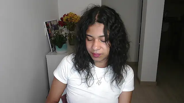 Snapshot of dark_enchantress_ chatting on January 15, 2025, 1:23 am dark enchantress online show from January 15, 2025, 1:23 am