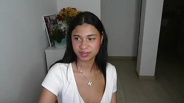 Snapshot of dark_enchantress_ chatting on January 17, 2025, 3:34 am dark enchantress online show from January 17, 2025, 3:34 am