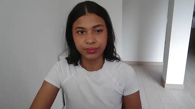 Snapshot of dark_enchantress_ chatting on February 18, 2025, 9:20 pm dark enchantress online show from February 18, 2025, 9:20 pm