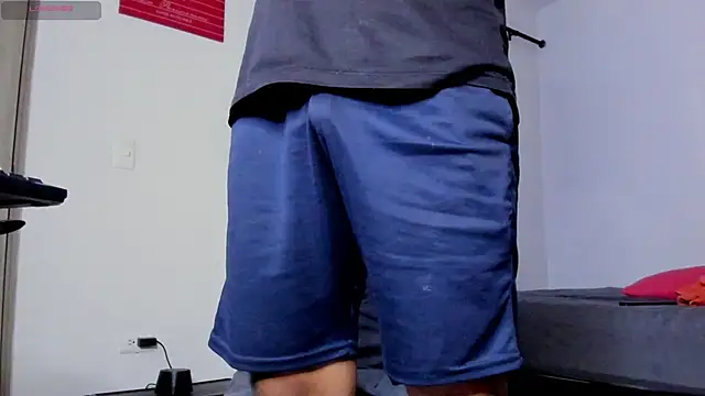 Snapshot of Cloudy_pigDude chatting on March 13, 2025, 6:05 am Cloudy pigDude online show from March 13, 2025, 6:05 am