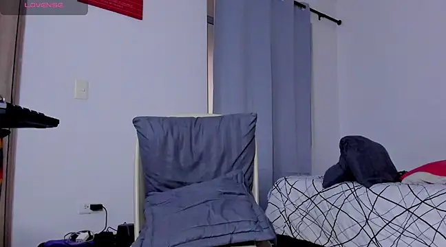 Snapshot of Cloudy_pigDude chatting on March 14, 2025, 8:21 am Cloudy pigDude online show from March 14, 2025, 8:21 am