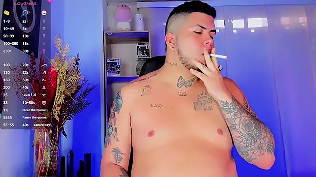 Snapshot of Thomas_chubbyxhot chatting on February 9, 2025, 7:19 pm Thomas chubbyxhot online show from February 9, 2025, 7:19 pm