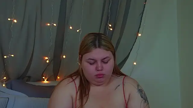 LillianKim online show from November 29, 2025, 7:00 am